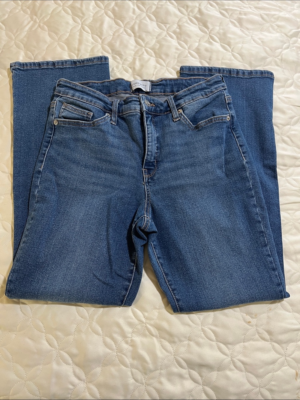 Crown & Ivy Vintage Women's Boot-Cut Jeans in Medium Blue